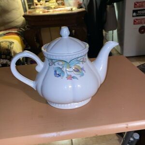 Antique Churchill Churchill Buckingham Sumatra Tea Pots M507 DISCONTINUED